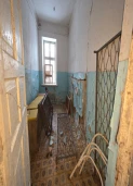 Здание бывш. детского отделения, площадью 261,5 кв.м, земельный участок, площадью 2454 кв.м: Республика Коми, г. Сосногорск, пгт. Войвож, ул. Больничная, д. 4а, строен. 2